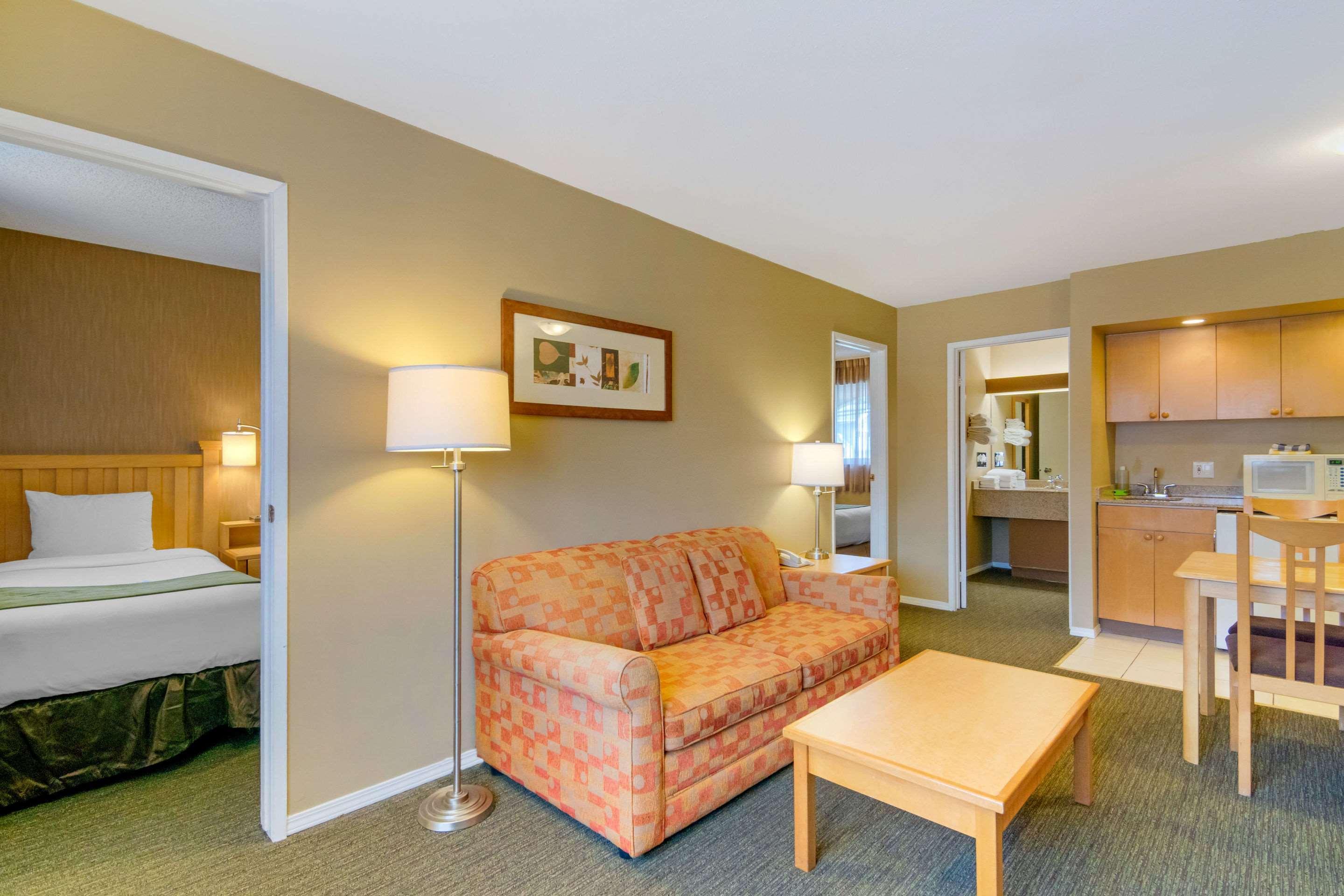 Econo Lodge Inn & Suites West Vancouver Exterior foto