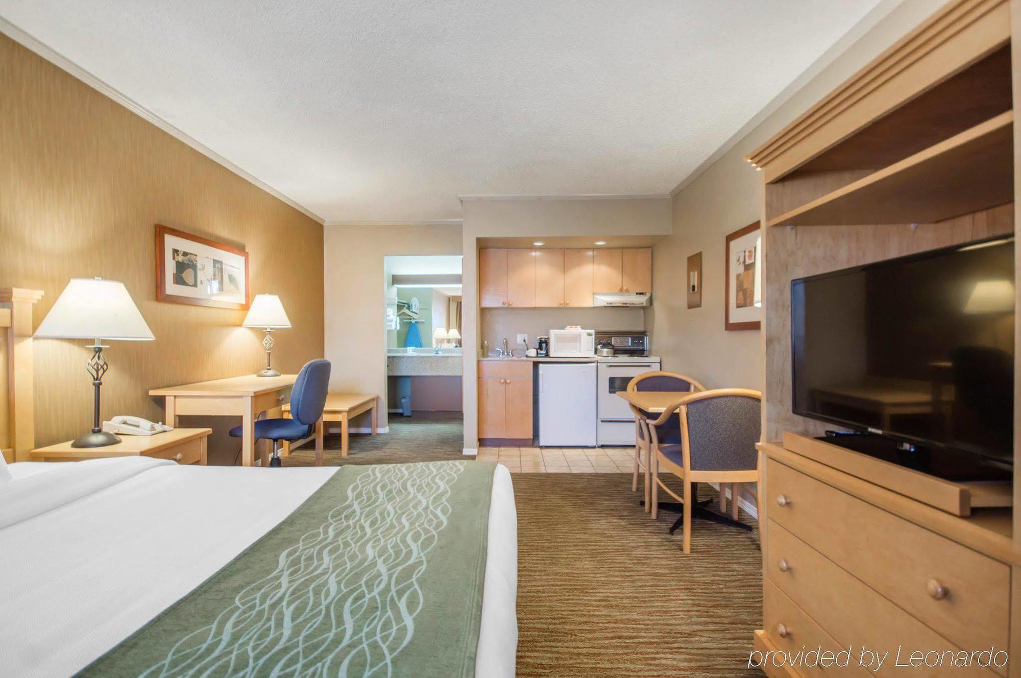 Econo Lodge Inn & Suites West Vancouver Exterior foto